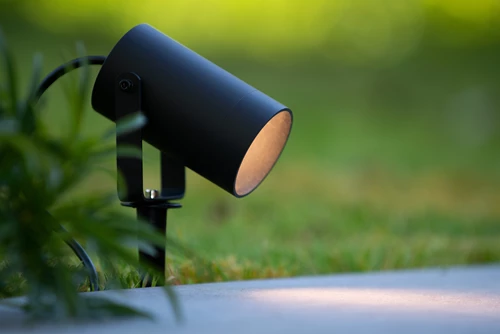 Lucide TAYLOR - Gartenstrahler - Ø 10 cm - 1xGU10 - IP65 - Schwarz - Atmosphäre 1